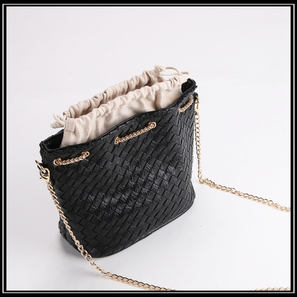 NEW PROVENCE Weaved Drawstring Bucket Bag - Picture 6 of 6